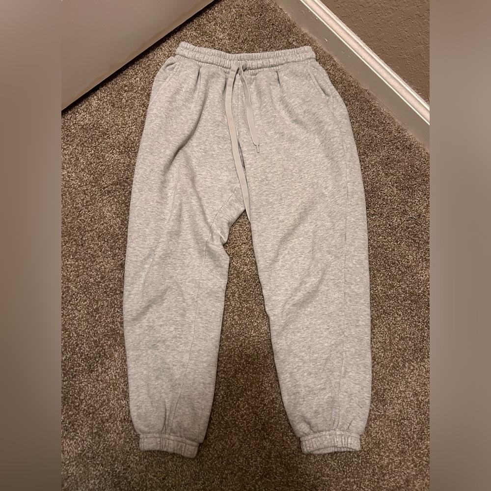 Fabletics Women’s Cuffed Sweatpants